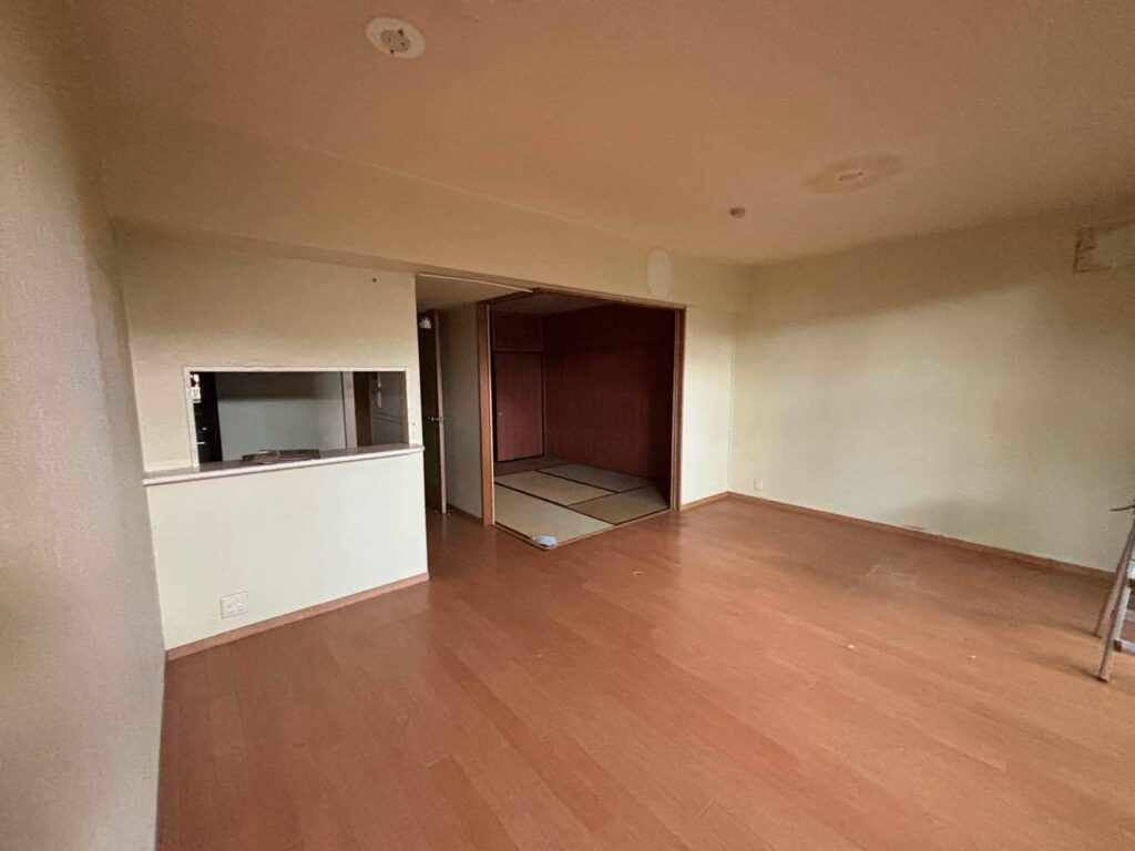 セミオープンキッチンと、<br />
リビングと仕切れる中和室がある、よくある間取りのマンションでした。