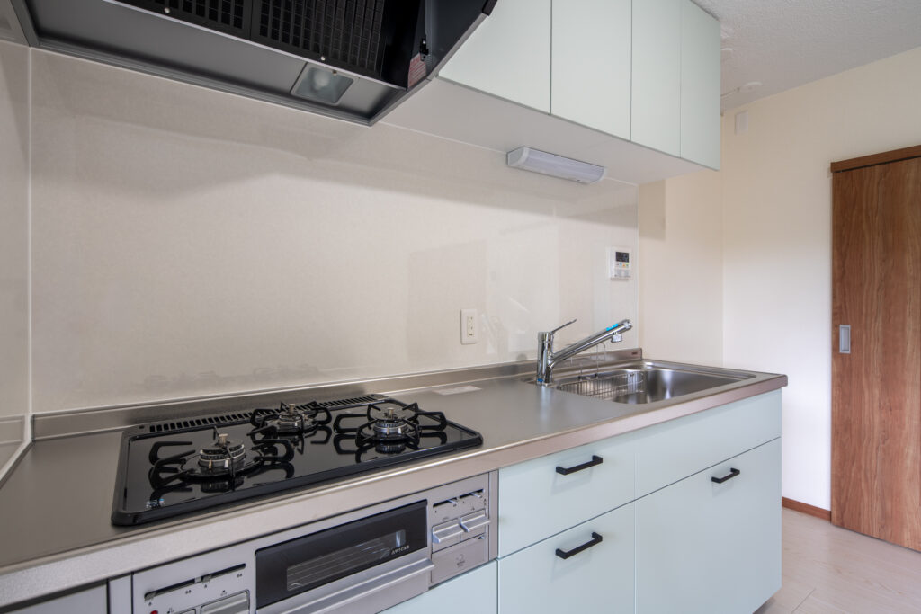 扉カラー<br />
グループ１　ノールグリーン<br />
<br />
ワークトップ<br />
ステンレス