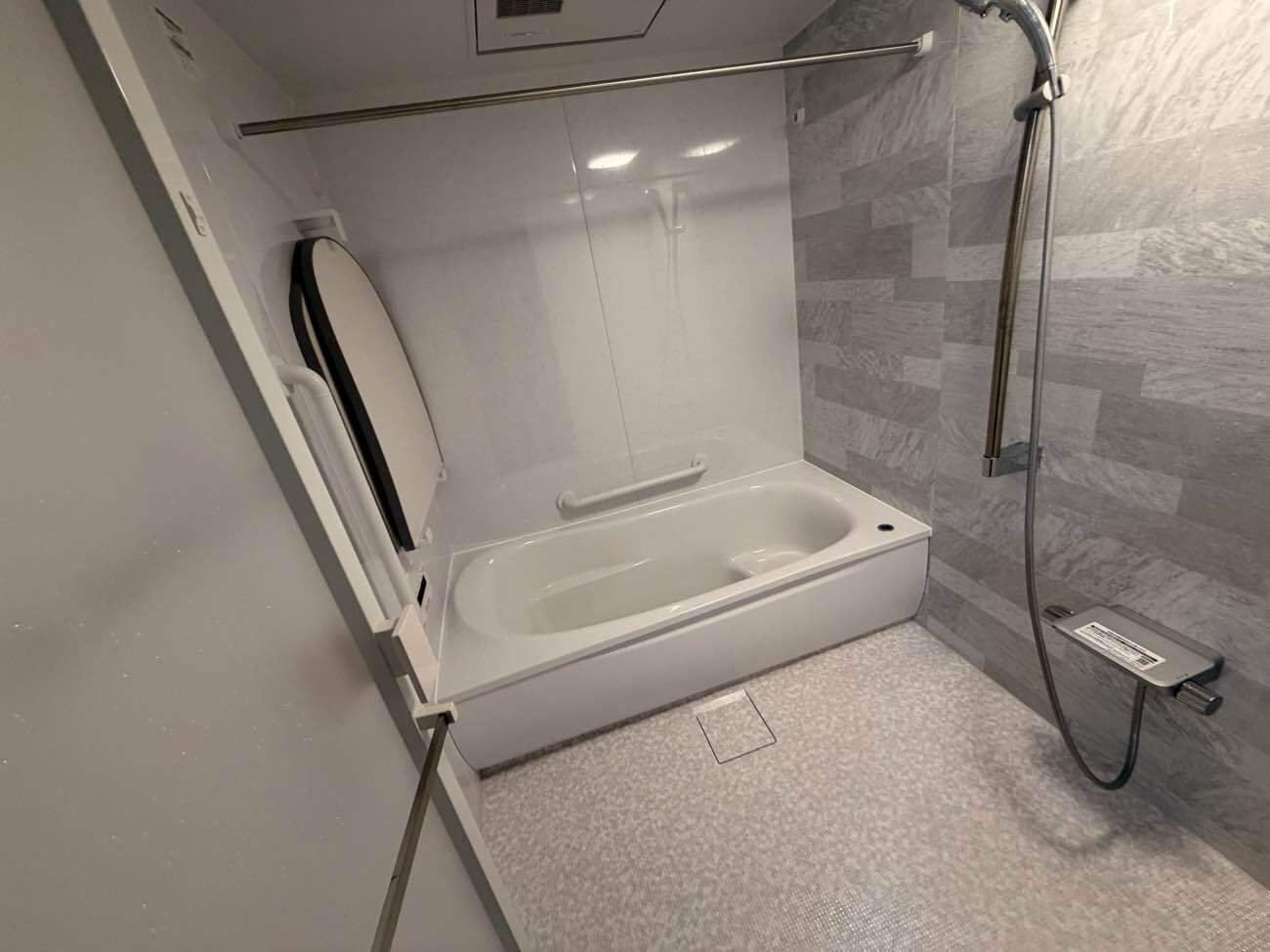 横浜市青葉区T様邸　ユニットバス・内窓事例